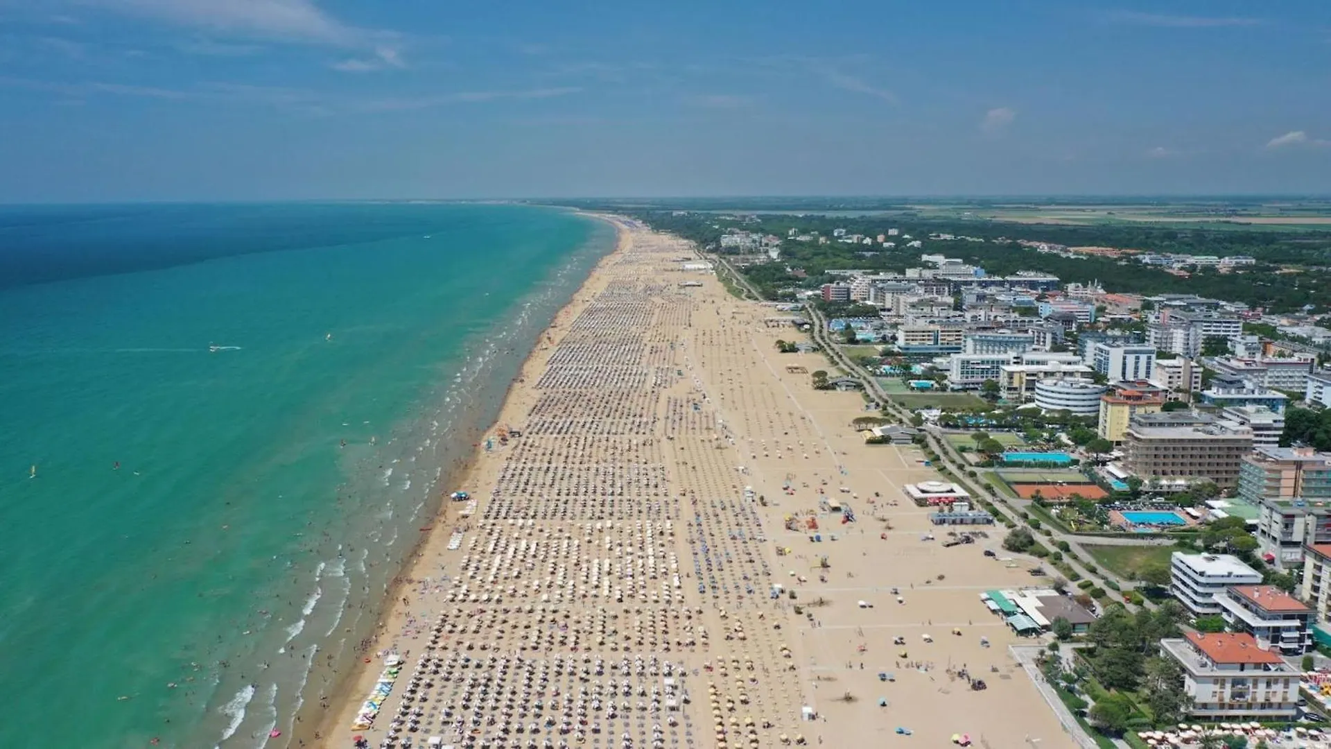 Seaside Studio With Poolside Retreat Bibione Italy