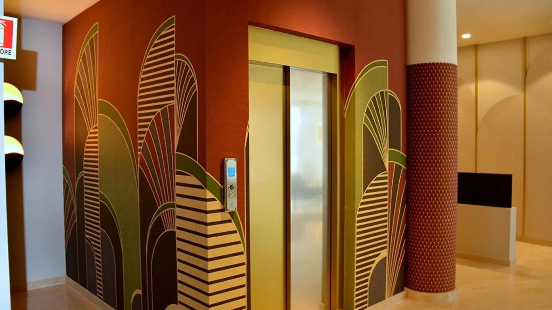 Seaside Studio With Poolside Retreat Bibione Italy